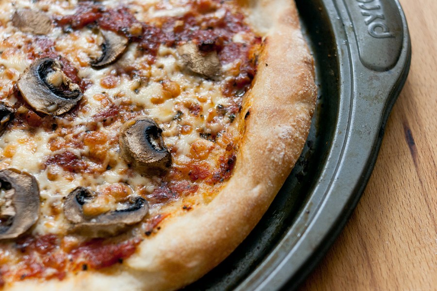 Roberta’s Pizza Dough and a Fifteen Minutes Pizza&nbsp;Sauce